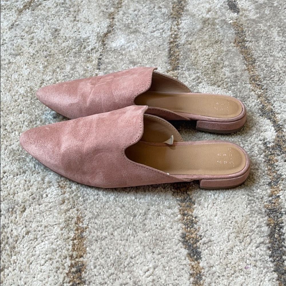 Blush Slides - Picture 2 of 9
